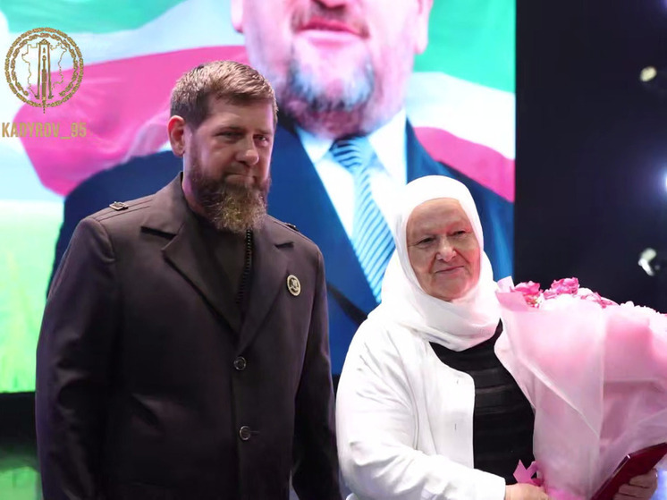 В Грозном чествовали лучших педагогов республики накануне Дня учителя