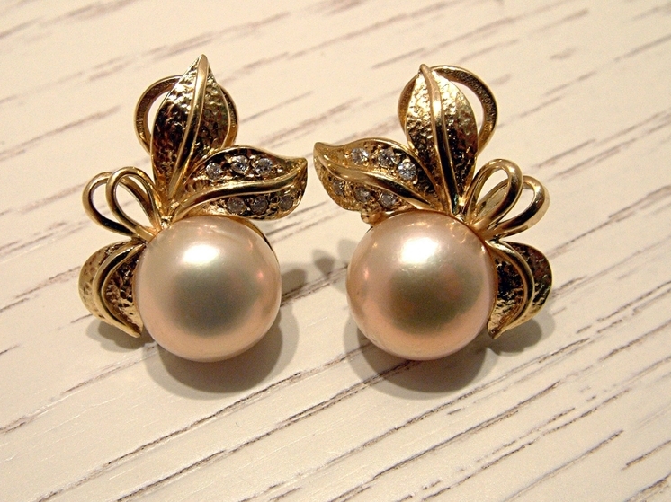 Известия: каждое пятое украшение в РФ оказалось подделкой