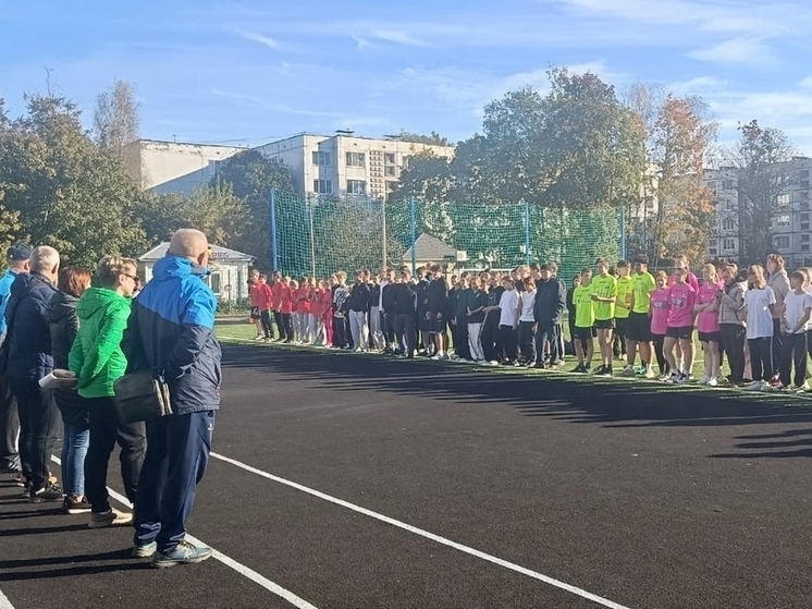 В Луге прошла легкоатлетическая эстафета, посвященная Дню учителя