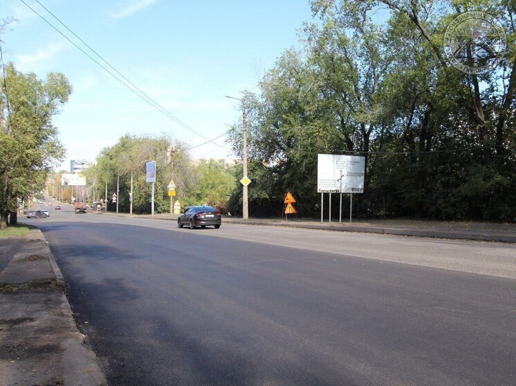 В Донецке на Ленинском проспекте начали укладывать новый асфальт