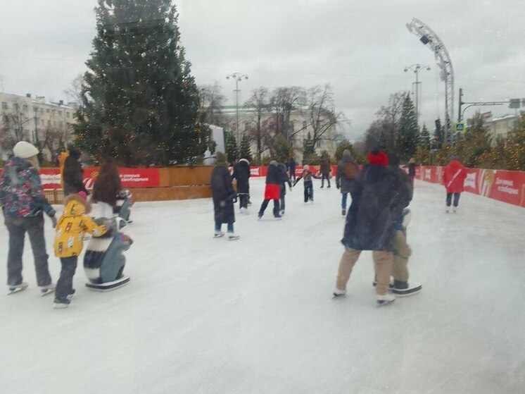 Каток на площади 1905 года Екатеринбурга откроют с 5 декабря