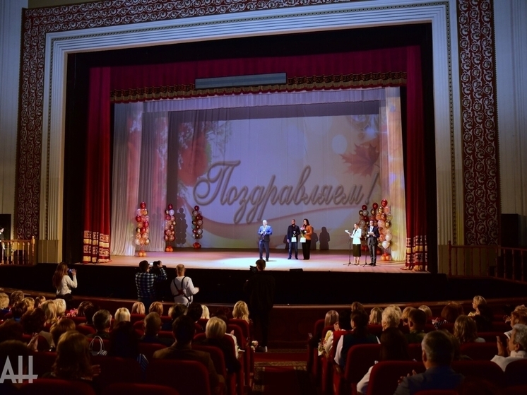 Пушилин поздравил педагогов ДНР с приближающимся профессиональным праздником