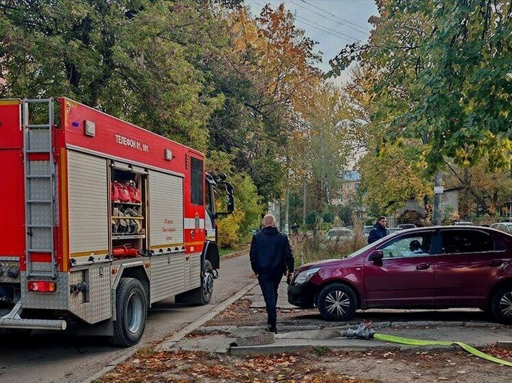 На улице Седова в Туле потушили пожар на чердаке жилого дома