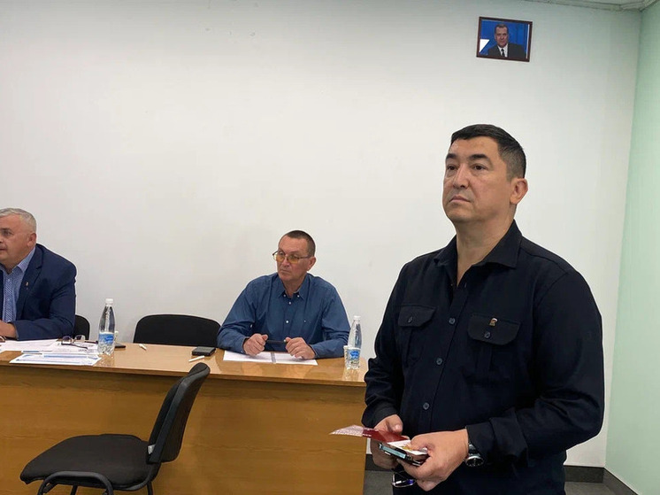 В Херсонской области ко Дню учителя «Единая Россия» организовала поздравления и выездной прием работников образования в школе