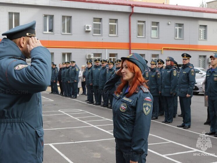 Тульские спасатели получили новые звания в День гражданской обороны