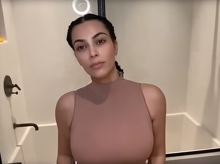 EOnline: Kim Kardashian beweert dat iemand in haar omgeving haar moord heeft bevolen