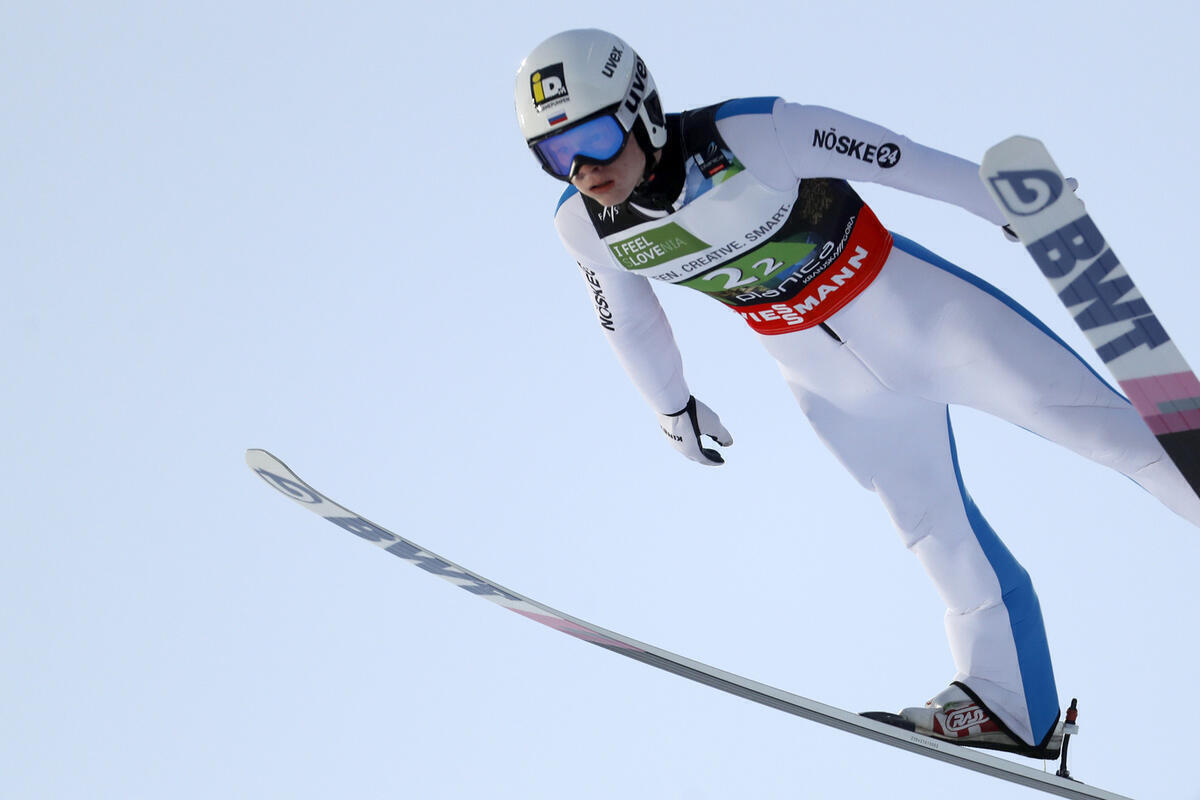 Садреев и Кручинина взяли золото на ЧР по прыжкам на лыжах с трамплина