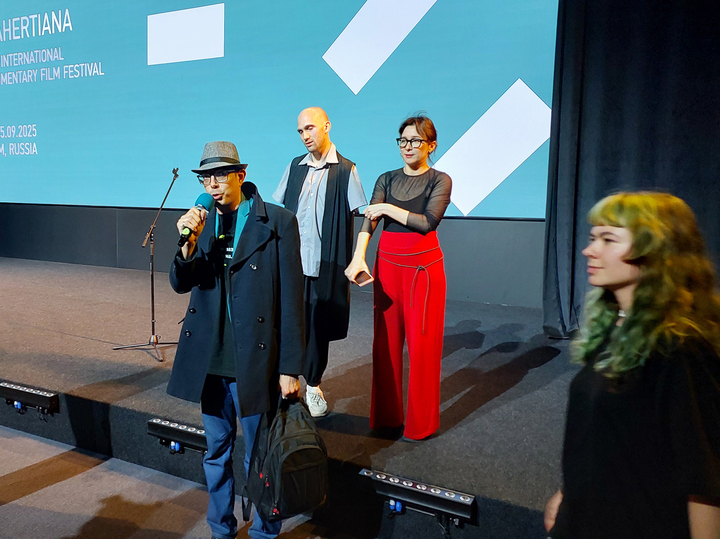 Пермяки читают стихи.