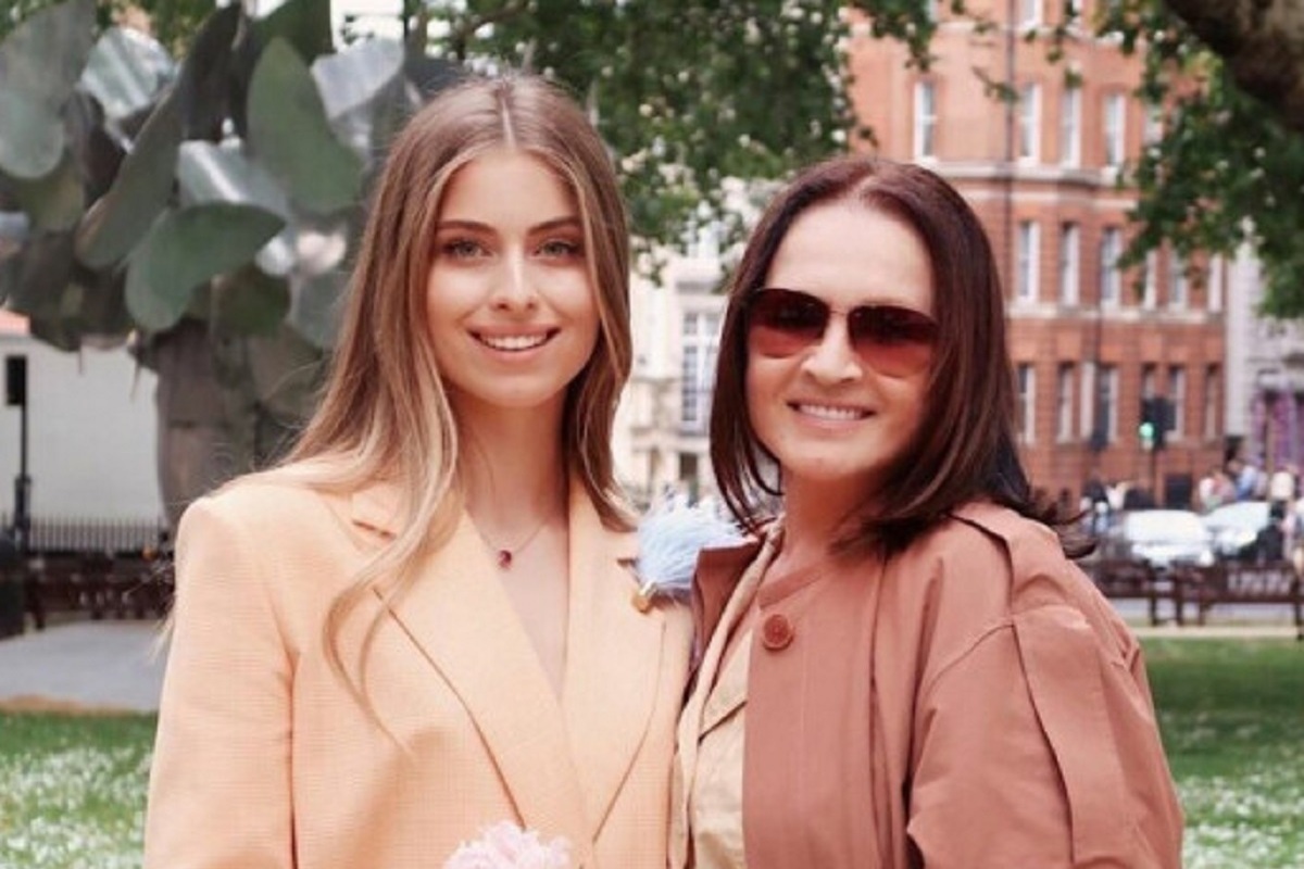 Наследница певицы строит карьеру модели