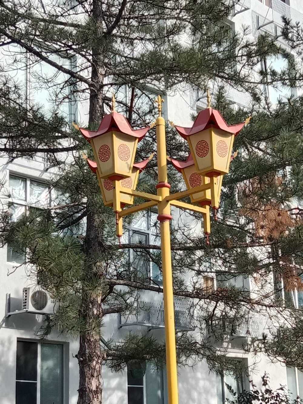 Фонари в национальном стиле