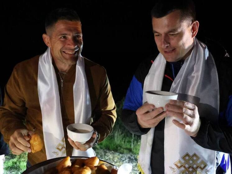 Олимпийский чемпион и именитый спортсмен побывали в Лагани