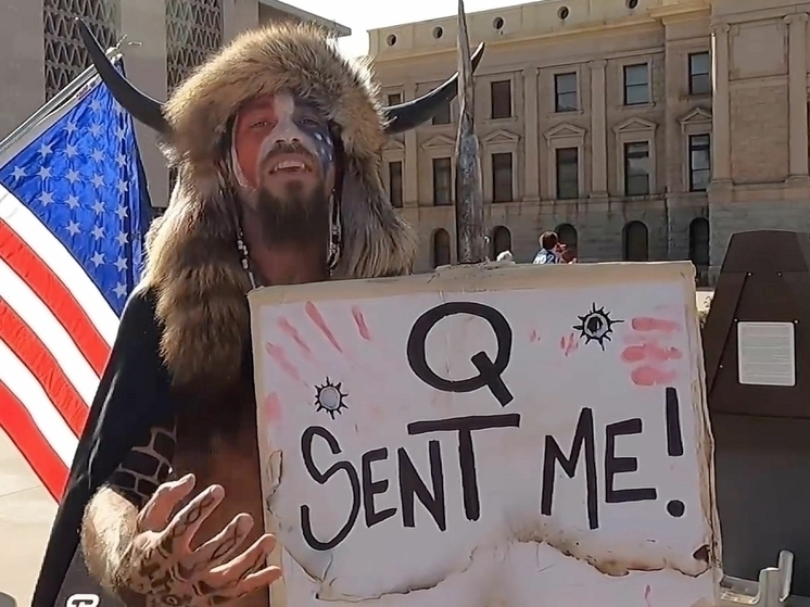 Штурмовавший Капитолий "Шаман" назвал администрацию Трампа коррумпированной