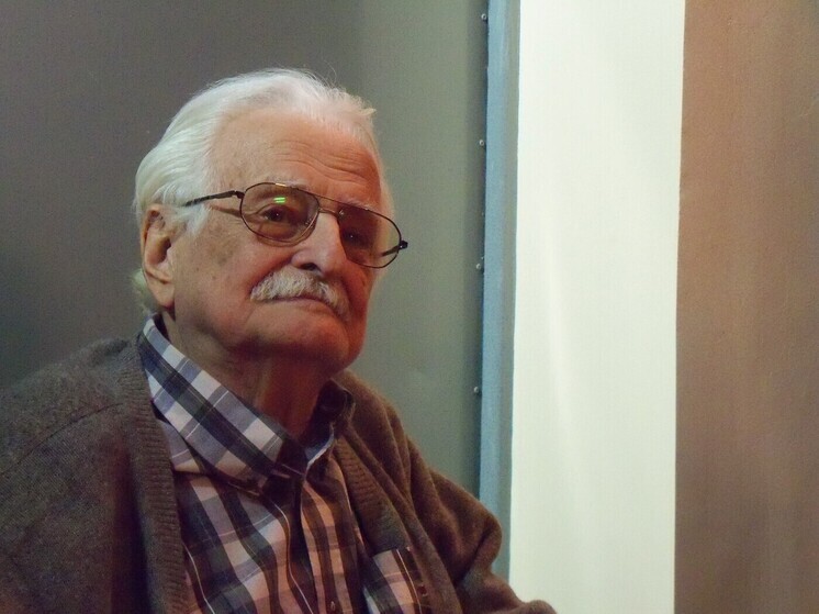 Marlen Khutsiev on his last day of filming for Nevechernyaya