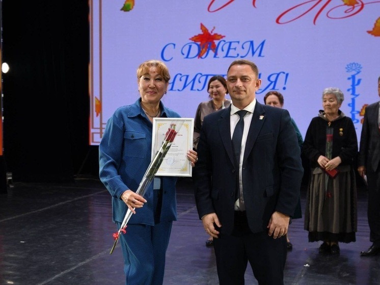В Элисте чествовали педагогов