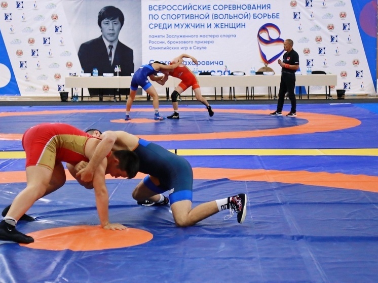 В столицу Хакасии приехали больше 150 борцов на всероссийские соревнования