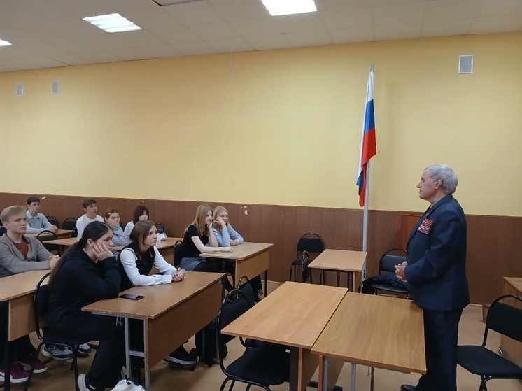 В Орле для учеников школы №24 провели Урок мужества