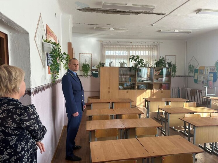 Прокуратура потребовала ремонт труб в школе Читы