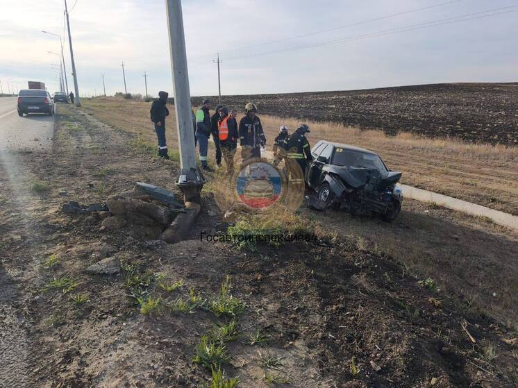 В Гагаринском районе легковушка влетела в столб