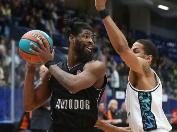 Саратовский «Автодор» стал весьма интересной командой. По итогам прошлого чемпионата клуб оказался на шестой позиции, что стало определенной сенсацией. С не самым большим бюджетом команда смогла провести довольно ровный чемпионат. К сожалению, в плей-офф мало что получилось. Если применить победы к количеству потраченных денег, то «Автодор» - едва ли не самая эффективная команда по соотношению цена/качество. Впрочем, новый чемпионат – новые задачи, а вот способен ли их решить саратовский клуб?