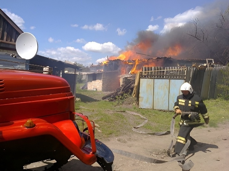 В Таловском районе Воронежской области сгорела надворная постройка