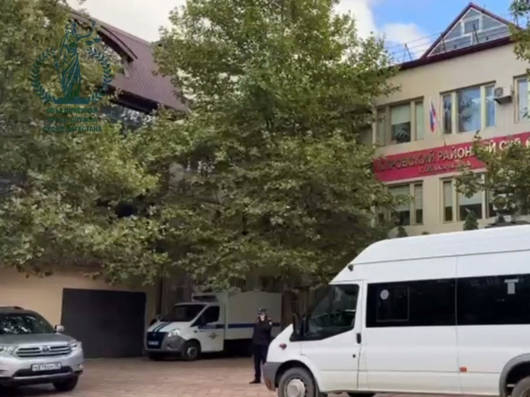 Двум несовершеннолетним участникам драки в Махачкале избран домашний арест