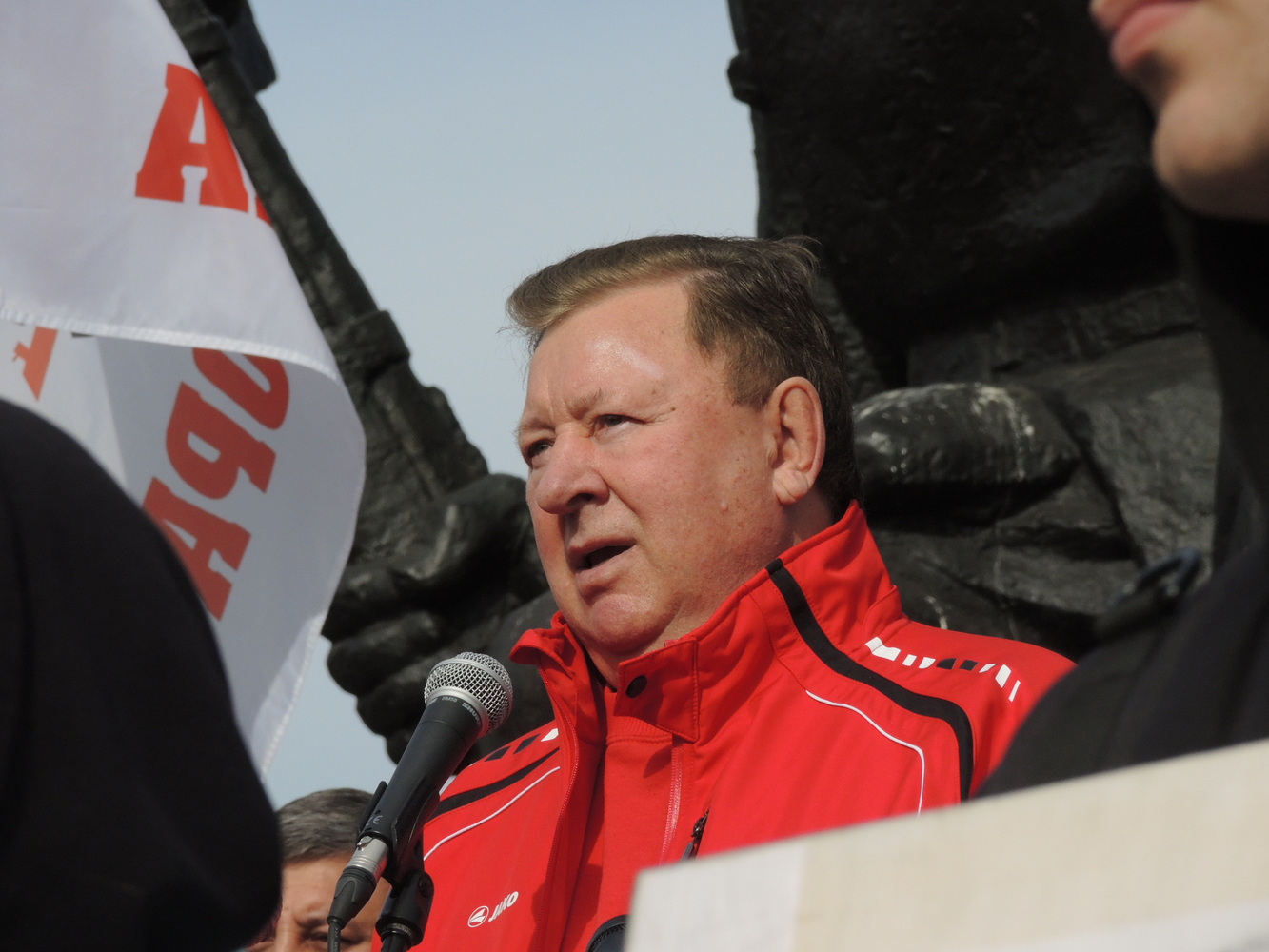 Вид на толпу участников