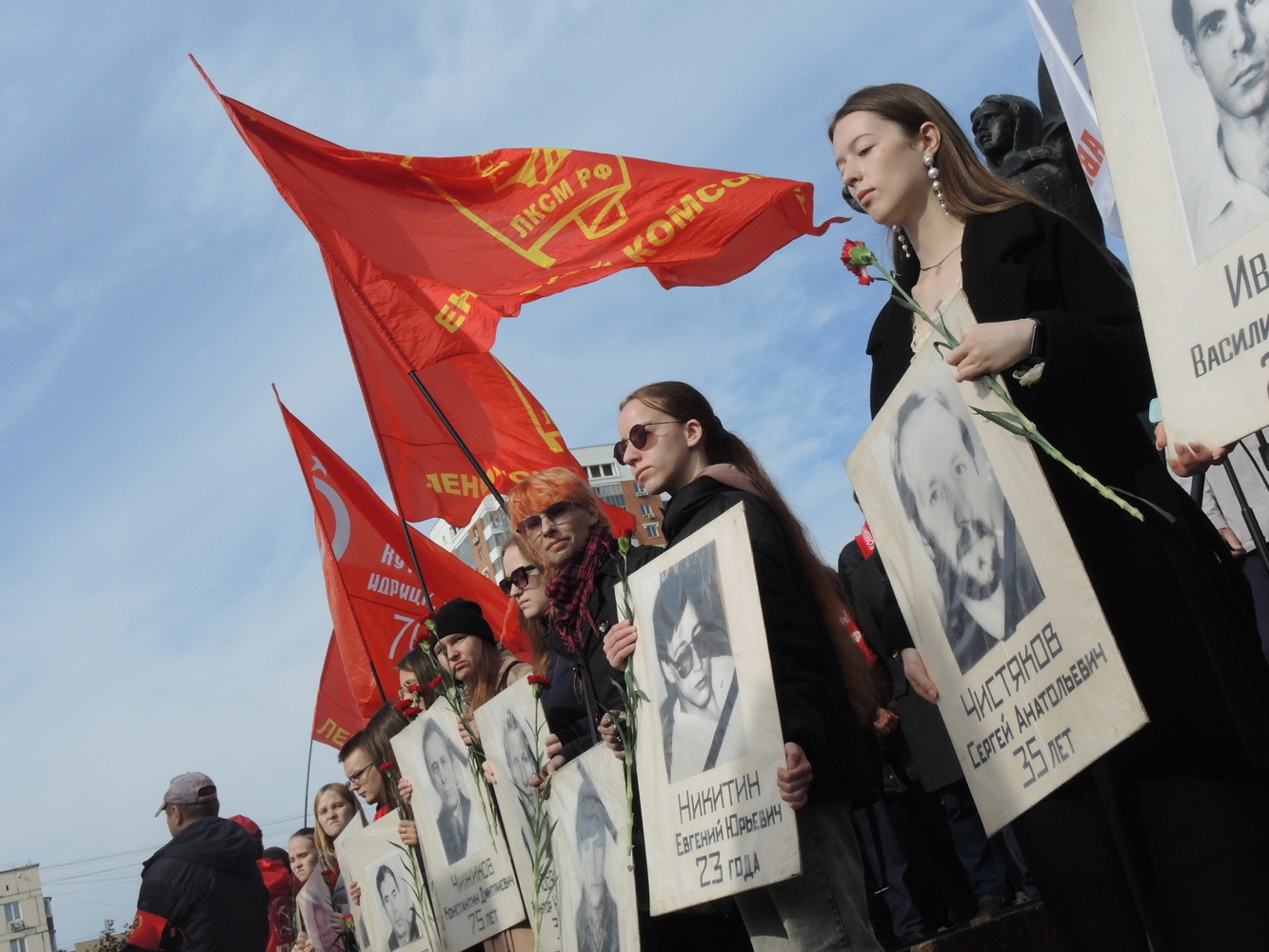 Пожилые участники митинга