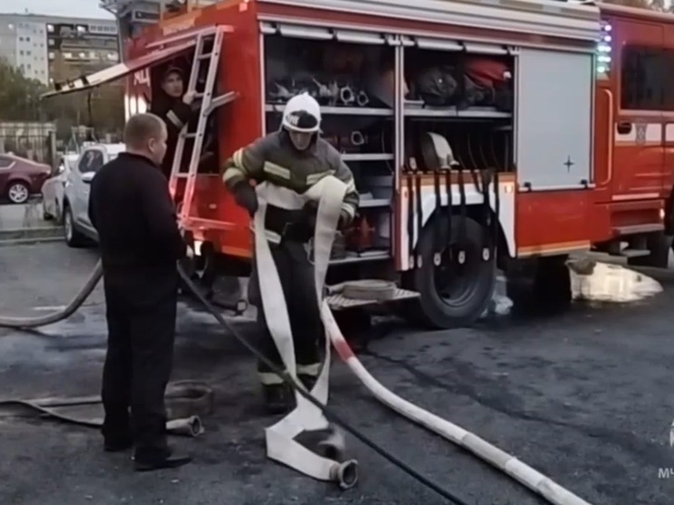 Двое екатеринбуржцев пытались самостоятельно потушить пожар в сауне, но сами пострадали