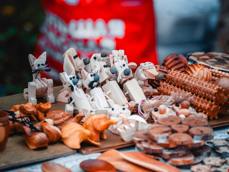 В Пскове прошла ярмарка «Осень-2025» с участием более 100 фермеров