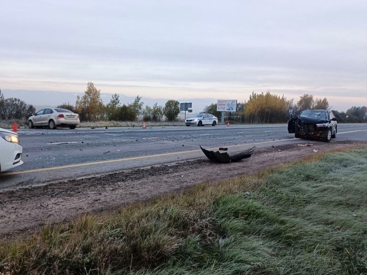 В районе Вологды на трассе М-8 в лобовом столкновении пострадали два человека