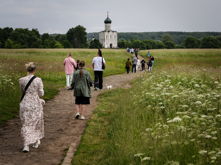 Россиянам объяснили, что 6 октября на Ираиду Спорную нельзя хвалить других