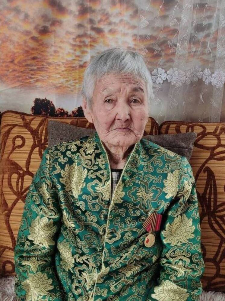 В Бурятии жительница Кяхты отмечает 95-летний юбилей