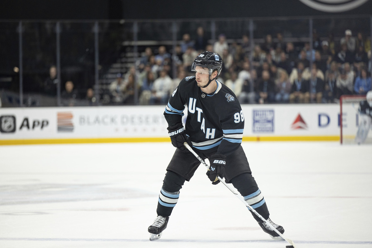 Шайба и два голевых паса Сергачева помогли «Юте» обыграть «Сан-Хосе»