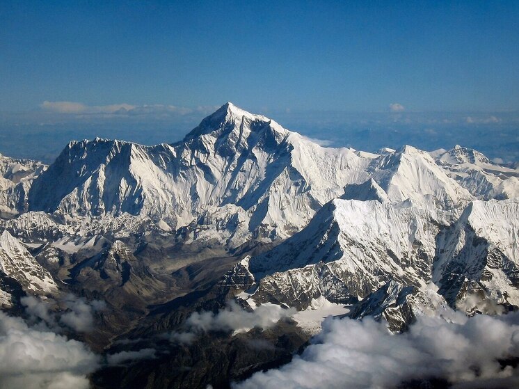 Эксперт Жевлатов: ситуация с застрявшими на Эвересте альпинистами очень страшная