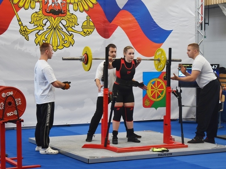 В Няндоме стартовал чемпионат и первенство Няндомского округа по пауэрлифтингу