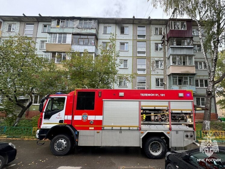 Тульские пожарные спасли 15 человек из горящей квартиры