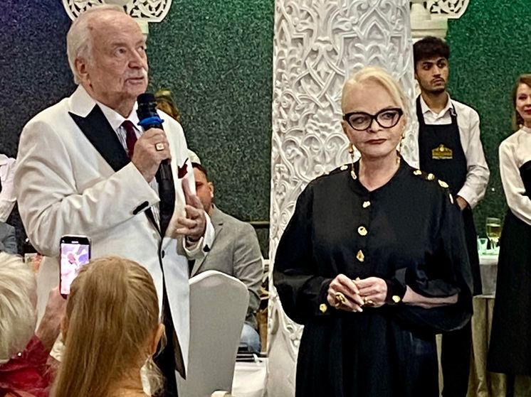 Бомонд отметил 80-летие поэта и драматурга Николая Денисова