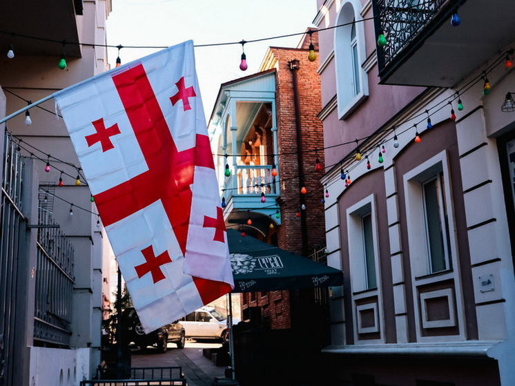 Протестующие в Тбилиси перекрыли проспект Руставели