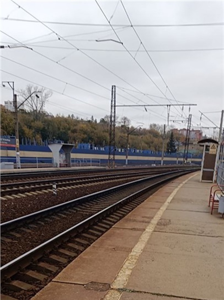 В Красноярске мужчина чудом выжил после столкновения с поездом