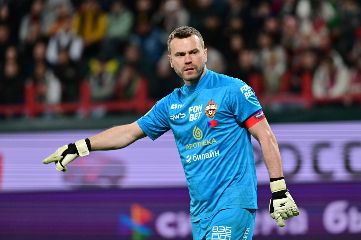 Акинфеев пропустит до двух недель из-за травмы, полученной в матче со «Спартаком»