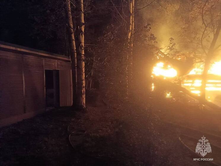 В Тверской области полностью сгорела баня