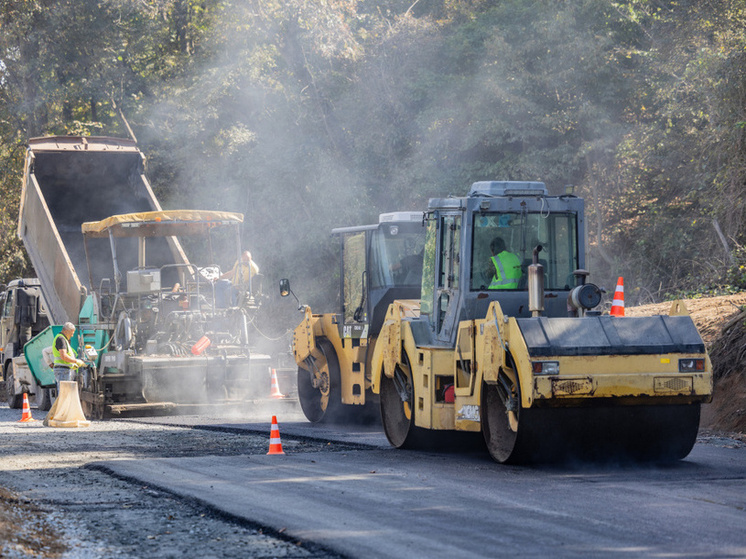 До конца октября: на острове Русский завершат асфальтирование дорог на двух участках