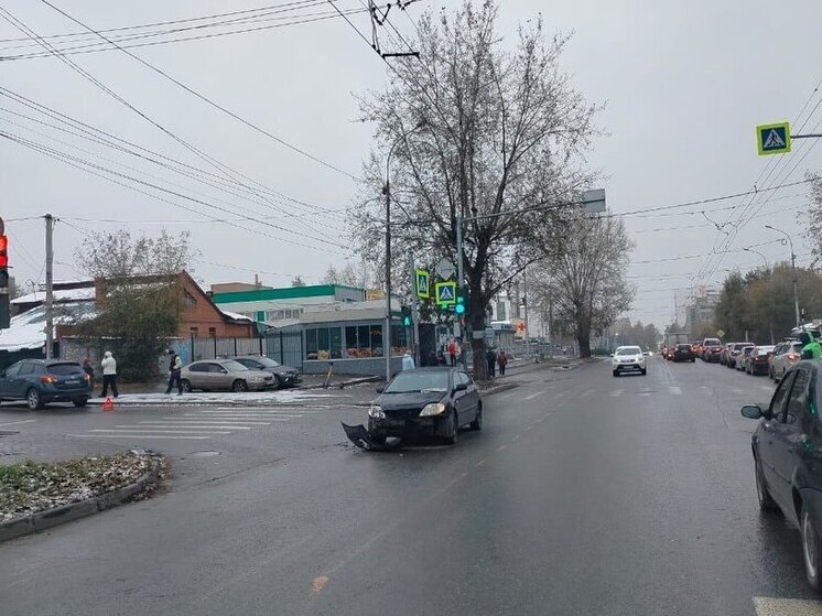 Ребёнка увезли в больницу после ДТП в Новосибирске