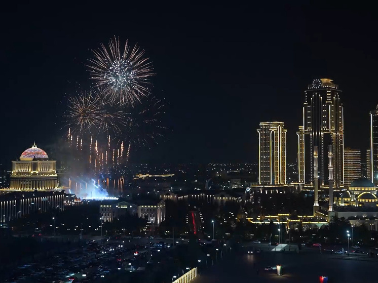 Торжества в честь 207-летия Грозного завершились торжественным ужином главы ЧР и фейерверком