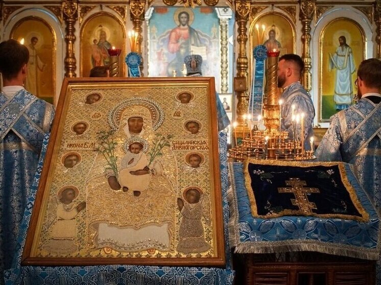 В Бобров принесена чтимая икона Божией Матери Дивногорская (Сицилийская)