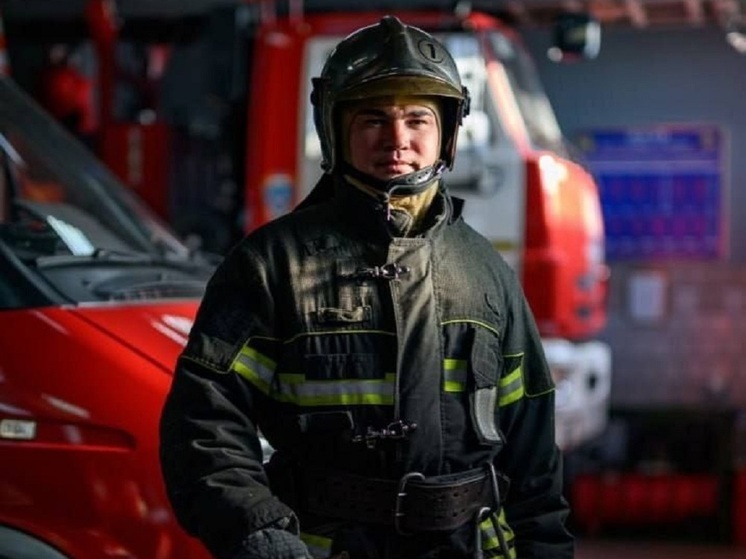 Ямальские спасатели ночью боролись с пожаром в Надыме