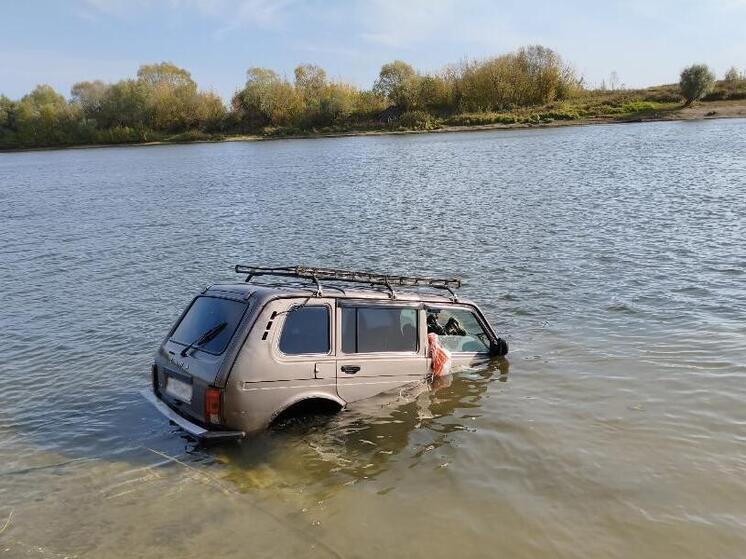 В Рязани в реке нашли утонувшую «Ниву» с телом водителя внутри