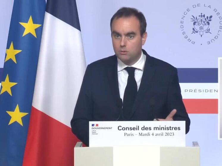 Премьер-министр Франции Себастьен Лекорню подал в отставку