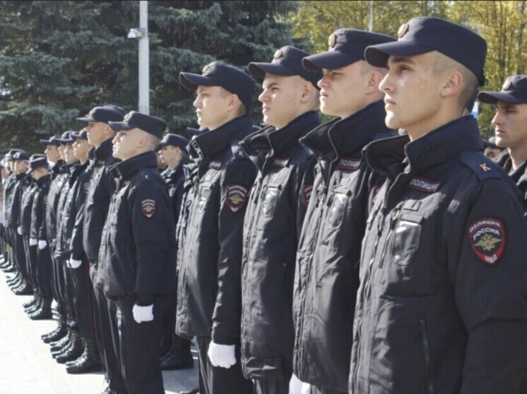 В Орле приняли присягу 309 будущих полицейских