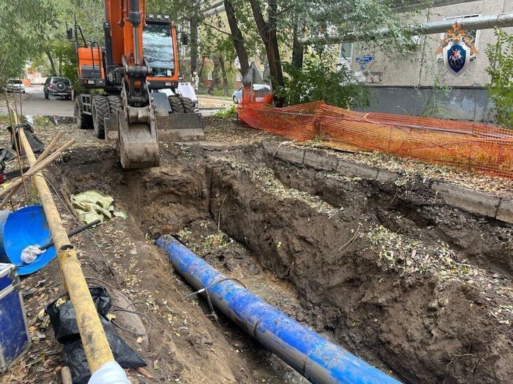Следком и прокуратура начали проверку после падения женщины в котлован